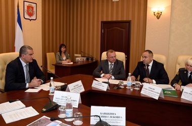Крымчанам не нужно возвращать кредиты украинским банкам – Аксенов 