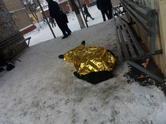 В Краматорске на остановке умер мужчина