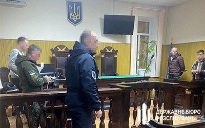 Суд заарештував посадовця військової частини, який відбирав у солдатів бойові доплати, - ДБР