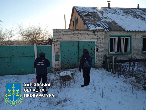 Рашисти обстріляли Вовчанськ та вдарили КАБами по селищу на Харківщині, пошкоджено будинки