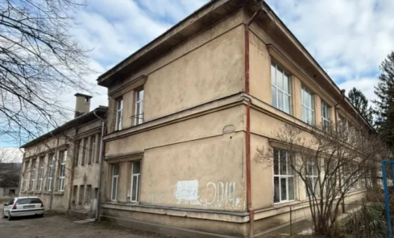 На підряд з ремонту школи у Перечині для краматорського ліцею претендує фірма, яка могла завищувати ціни на закупівлях