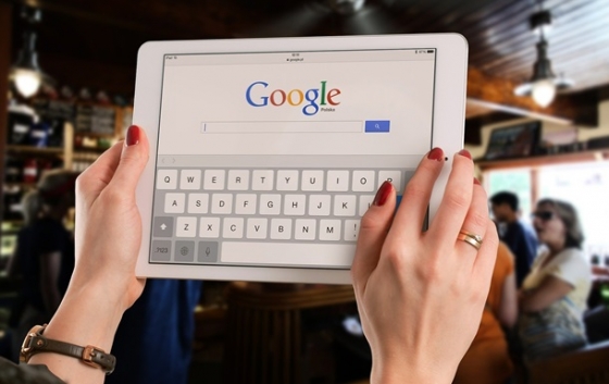 Пользователи Google будут вынуждены смотреть рекламу