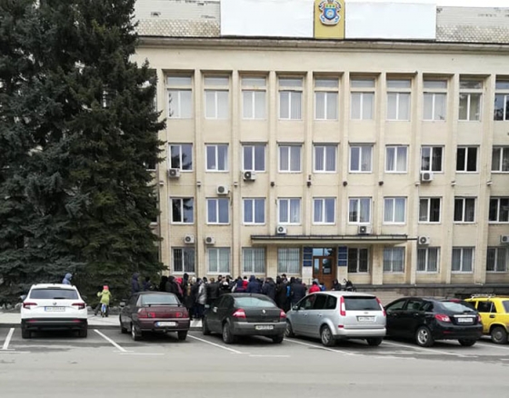 В Краматорске предприниматели явились к горсовету с требованием снять ограничения на торговлю