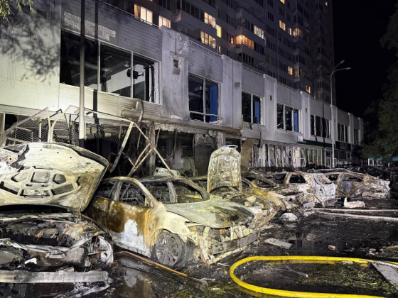 Одеса була під атакою дронів: горіли авто, пошкоджені багатоповерхівки