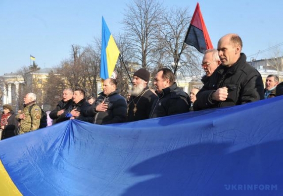 У монумента Героям Небесной Сотни в центре Киева провели молебен в память о погибших