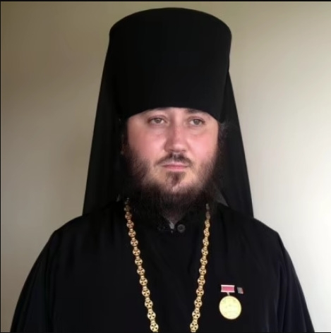 На Закарпатті кума дружини Медведчука, священника УПЦ МП викрили на пропаганді комунізму