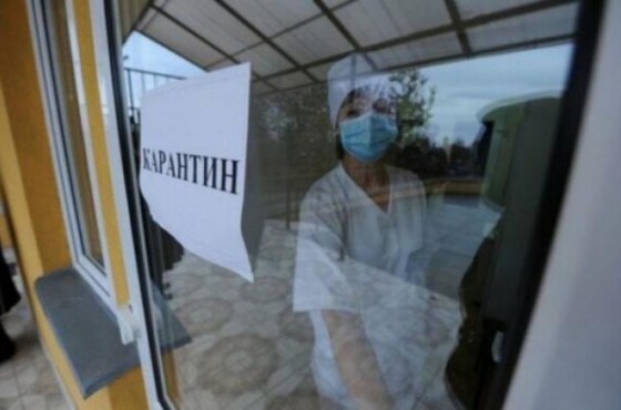 Назван самый распространенный способ передачи коронавируса в Украине 