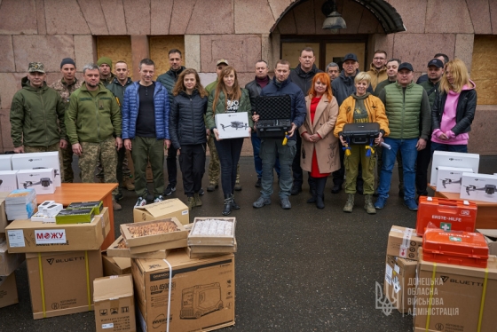 На Донеччині презентували проєкт &quot;1000 дронів для України&quot; - військові вже сьогодні отримали допомогу