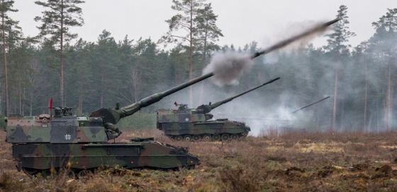 Бундестаг схвалив закупівлю боєприпасів для українських САУ PzH 2000 і танків Leopard 2