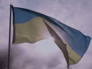 Порошенко выложил в Сеть трогательное видео о флаге Украины (видео)