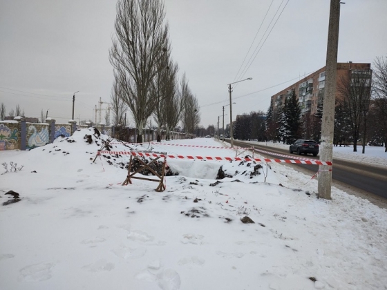 В Краматорске едва не погиб ребенок в яме, которую выкопали коммунальные службы города