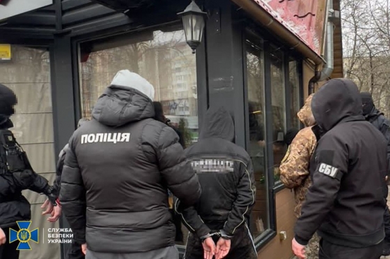 На Волині затримано банду рекетирів, які &quot;вибивали&quot; 3000$ неіснуючого боргу у пораненого воїна ЗСУ, - СБУ