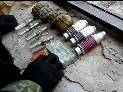 В помещении одного из цехов НКМЗ обнаружена взрывчатка и боеприпасы (фото, видео)