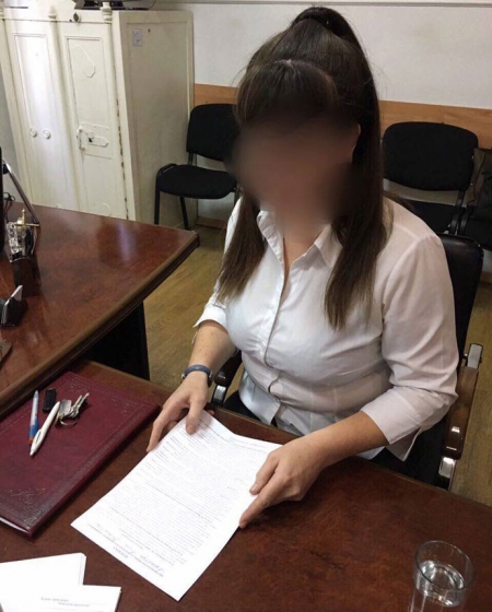 Работницу Лукьяновского СИЗО задержали за систематические взятки