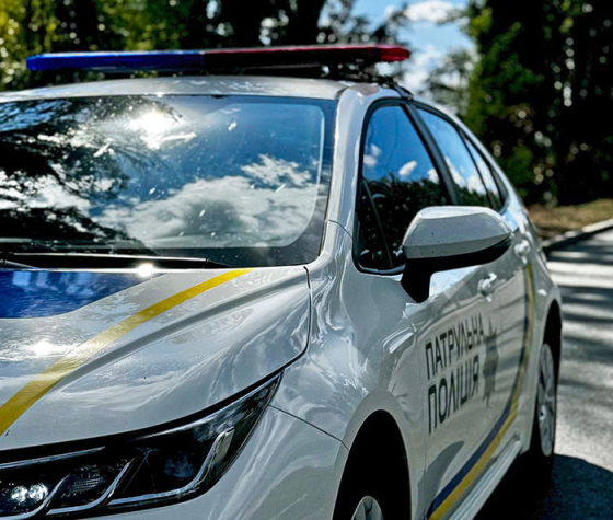 Патрульний поліцейський піде під суд за спробу хабарництва