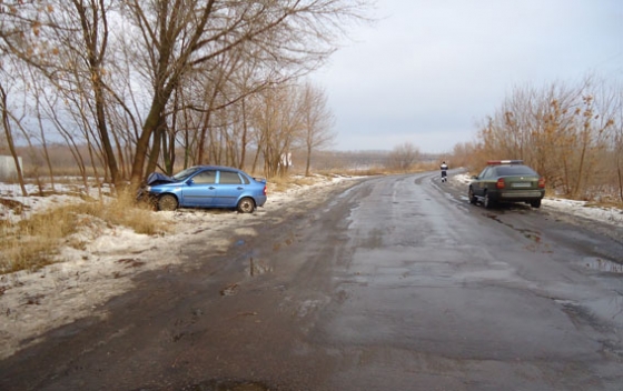 В Артемовске в результате ДТП пострадали водитель и пассажир легковушки 