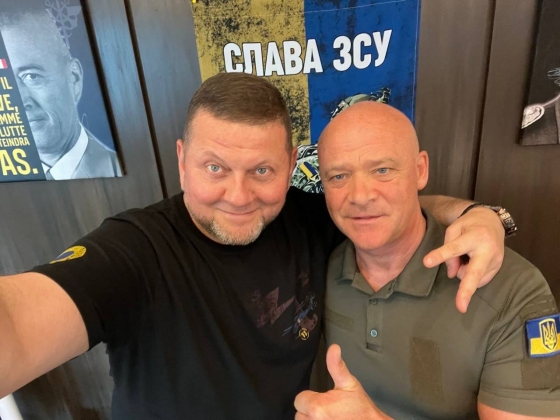 Залужний сфотографувався з підозрюваним у корупції мером Одеси Трухановим