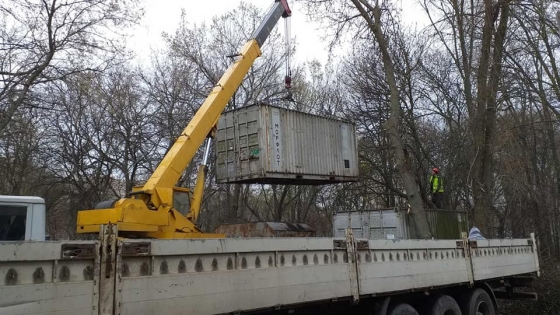 В Краматорске продолжается демонтаж МАФов и рекламных конструкций