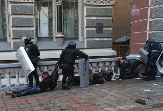 В. Янукович: «Ни одна власть не стоит и капли пролитой за нее крови. Именно этим принципом я руководствовался…»