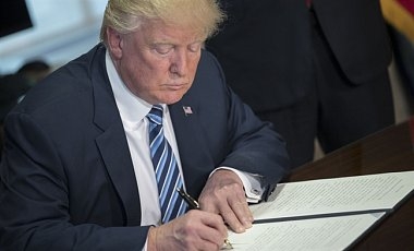 Трамп уволил главу аппарата Белого дома