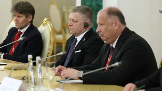 Фіцо пообіцяв Путіну, що спробує заблокувати відмову ЄС від російського газу