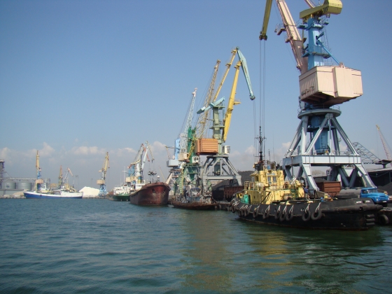 Россия частично разблокировала украинские порты в Азовском море, - Омелян