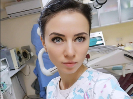 У Дніпрі від російської атаки загинула лікар-стоматолог з Донеччини