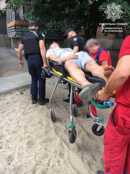 У Слов’янську поліція прийшла на допомогу непритомному чоловіку