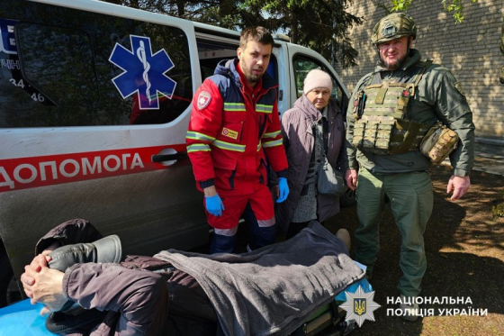 Вижили двічі: поліція евакуювала маломобільне подружжя з Костянтинівки