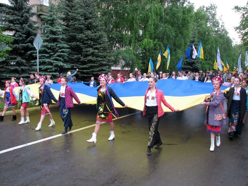 Парад вышиванок в Краматорске прошел скромно