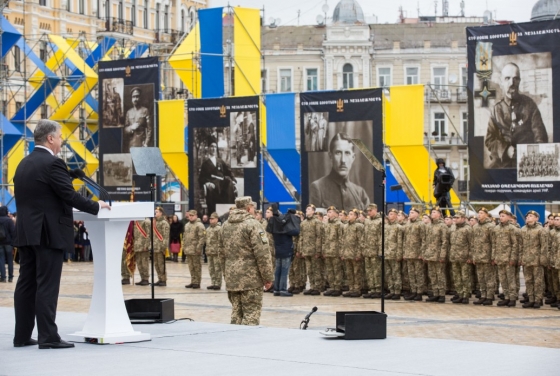 Праздник Дня защитника прижился в Украине по двум причинам, – Порошенко (видео)