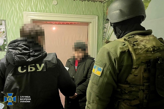 СБУ затримала російську агентку, яка скоригувала ворожий ракетний удар по школі на Донеччині
