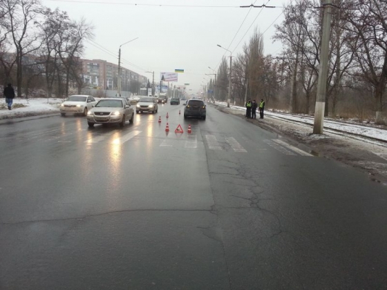 В Краматорске автомобиль сбил женщину