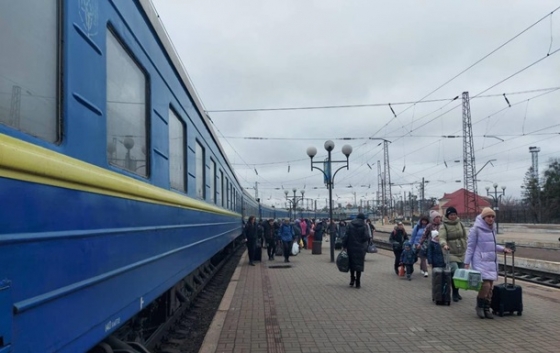У Донецьку область повертається більше людей, ніж евакуюється