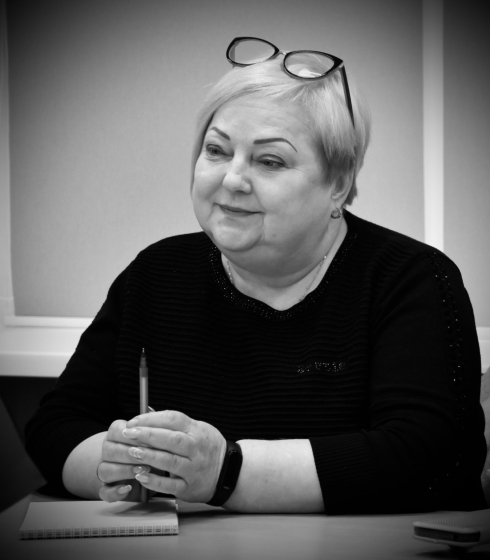 Світлій памʼяті Барвінок Ольги Євгенівни присвячується…