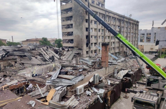 Рятувальна операція продовжується, відомо про 10 вбитих і 61 пораненого внаслідок російської атаки на Краматорськ - поліція