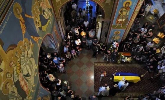 «Вона знайшла притулок на небі»: колумбійський письменник про обстріл Краматорська та смерть Вікторії Амеліної