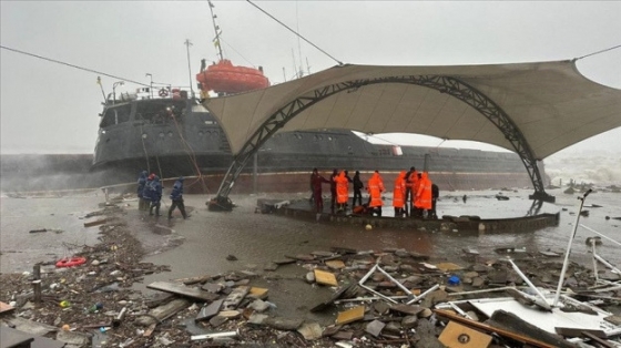 У Туреччині під час шторму розколовся надвоє суховантаж Pallada, що прямував з Одеси, на борту судна були українці