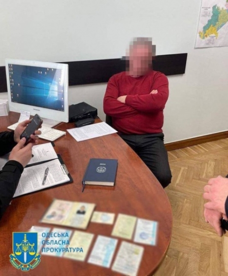 В Одеській області повідомили про підозру голові сільраді через земельну схему
