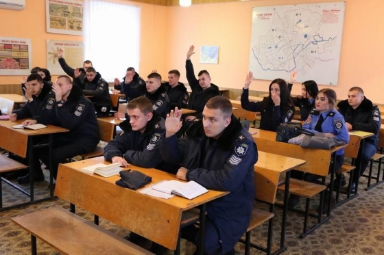 В Славянский отел полиции прибыли курсанты ведомственного ВУЗа МВД  