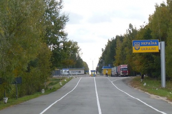 Российские пограничники не пускают авто из Украины якобы из-за мер безопасности ко Дню России