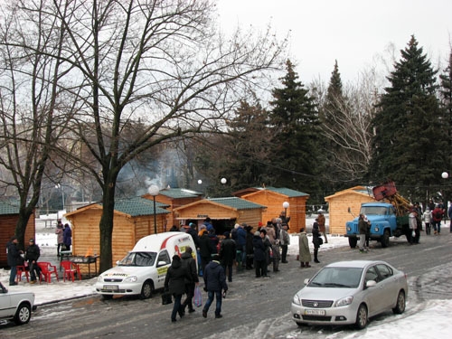 В центре Краматорска открылась Рождественская ярмарка