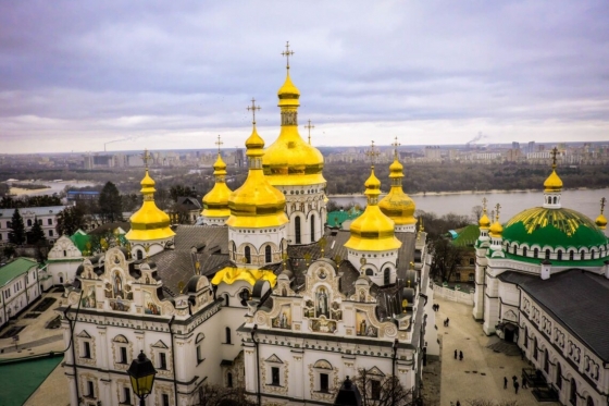 Суд відмовив УПЦ МП у проведенні богослужінь в Лаврі