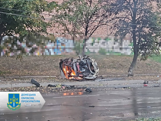 Один загиблий та семеро постраждалих, зокрема двоє дітей 2 та 13 років – прокурори фіксують наслідки удару по Слов’янську