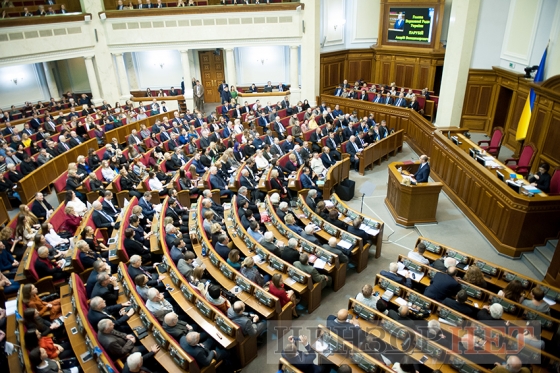 Рада проголосовала за военное положение в стране  