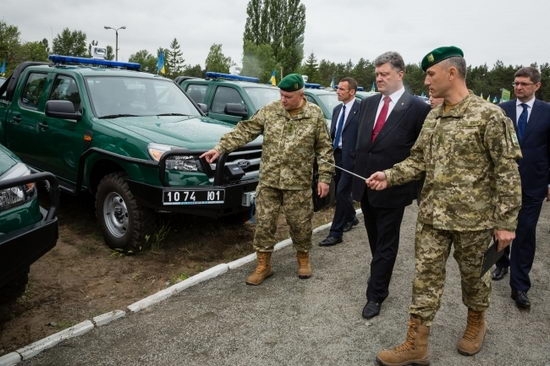 Пограничники сегодня получили более 300 единиц техники