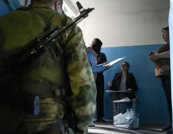 Росіяни на окупованих територіях &quot;збирають підписи&quot; на підтримку Путіна, - Центр нацспротиву