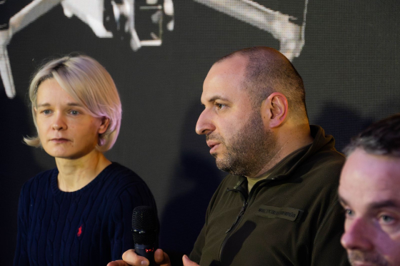 Конфлікт між Умєровим та Безруковою ставить під загрозу стабільну поставку зброї, - NYT