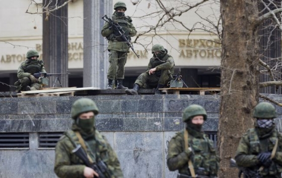 В Севастополі пролунав гучний вибух, жаліються на атаку надводного безпілотника