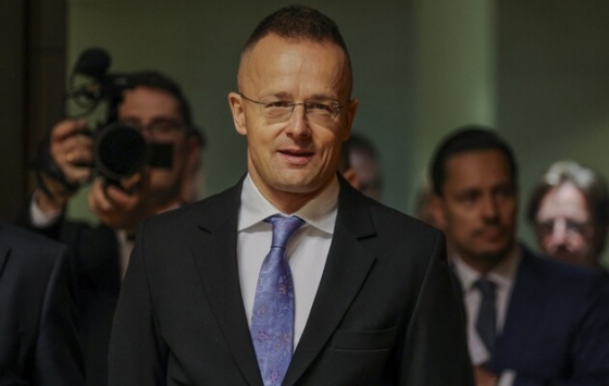 Угорщина не підтримала виділення додаткових 5 млрд євро на зброю Україні, але готова фінансувати поставки нелетального спорядження, - Сійярто